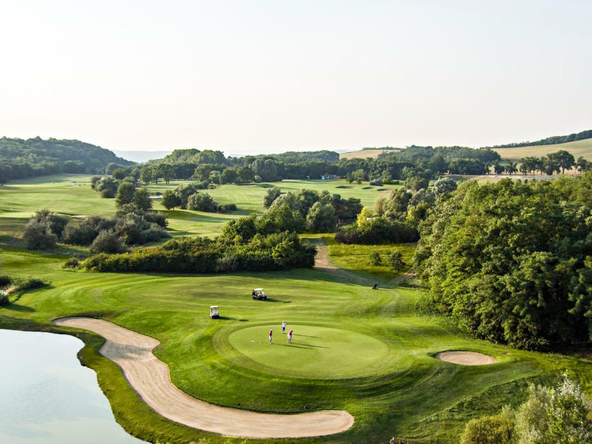 Pannonia Golf & Country Club Bed & Breakfast Alcsutdoboz Ngoại thất bức ảnh