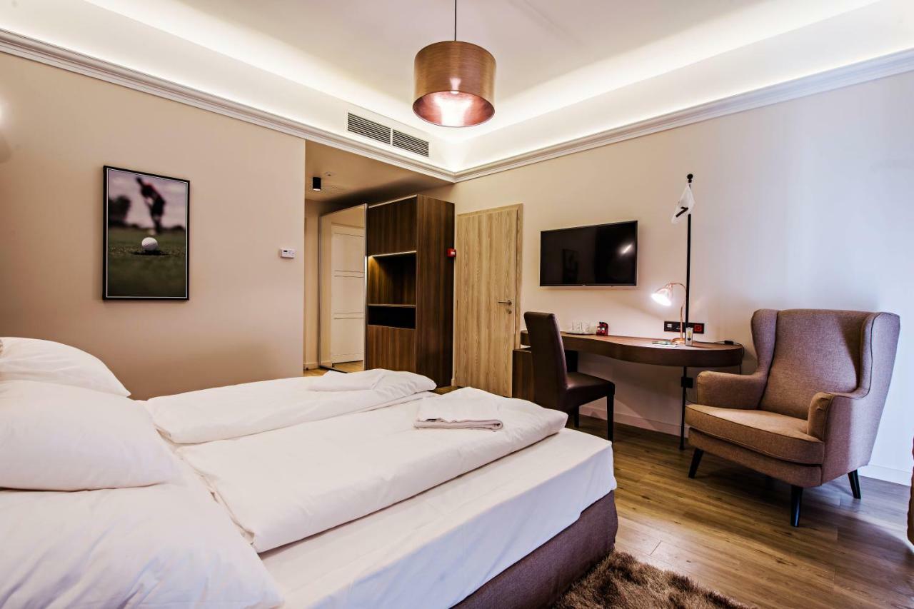 Pannonia Golf & Country Club Bed & Breakfast Alcsutdoboz Ngoại thất bức ảnh