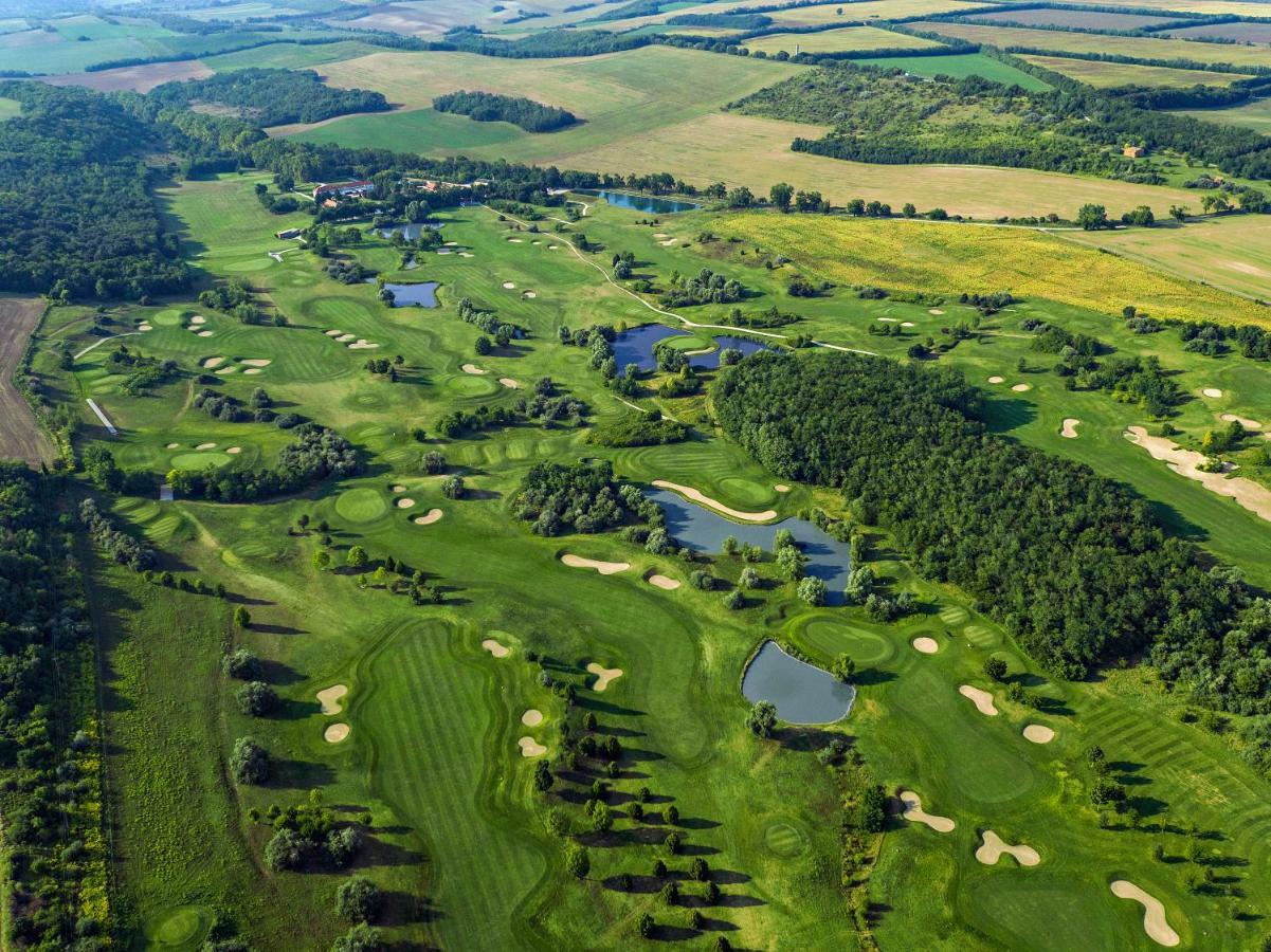 Pannonia Golf & Country Club Bed & Breakfast Alcsutdoboz Ngoại thất bức ảnh
